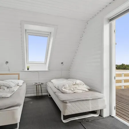 Nilia - 3-5km From The Sea By Interhome